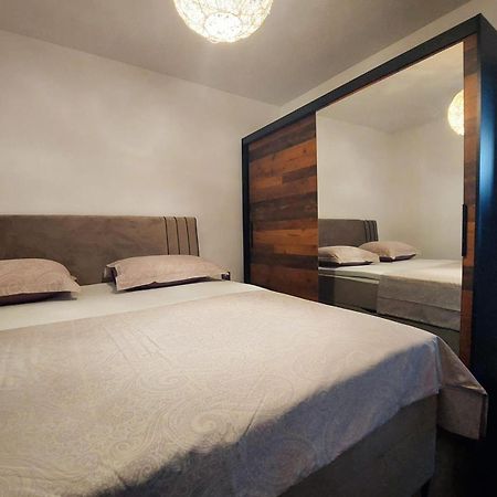 Apartments Onyx Sziszek Kültér fotó